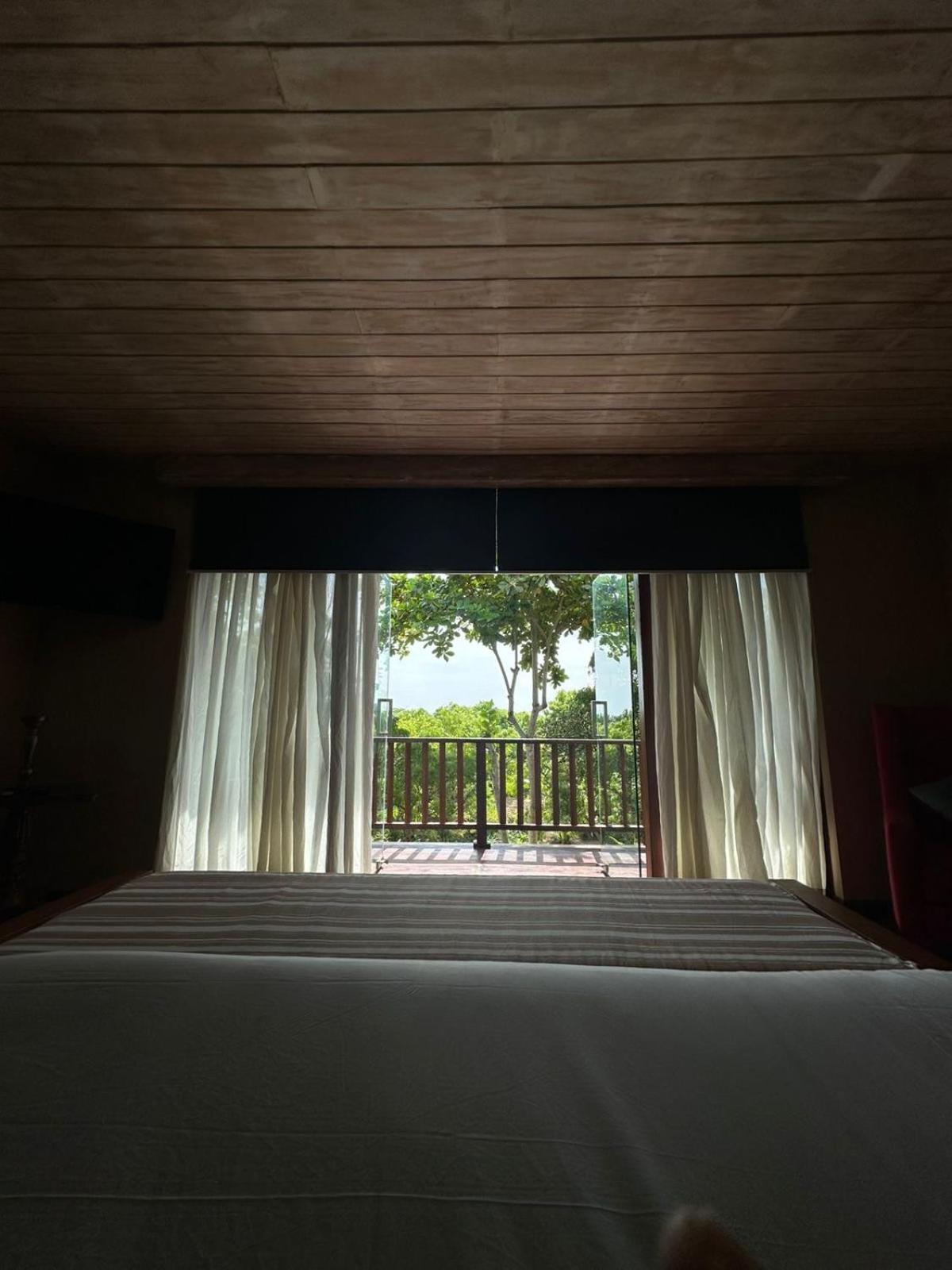 Nikara Luxury Beach House Tissamaharama Exteriör bild