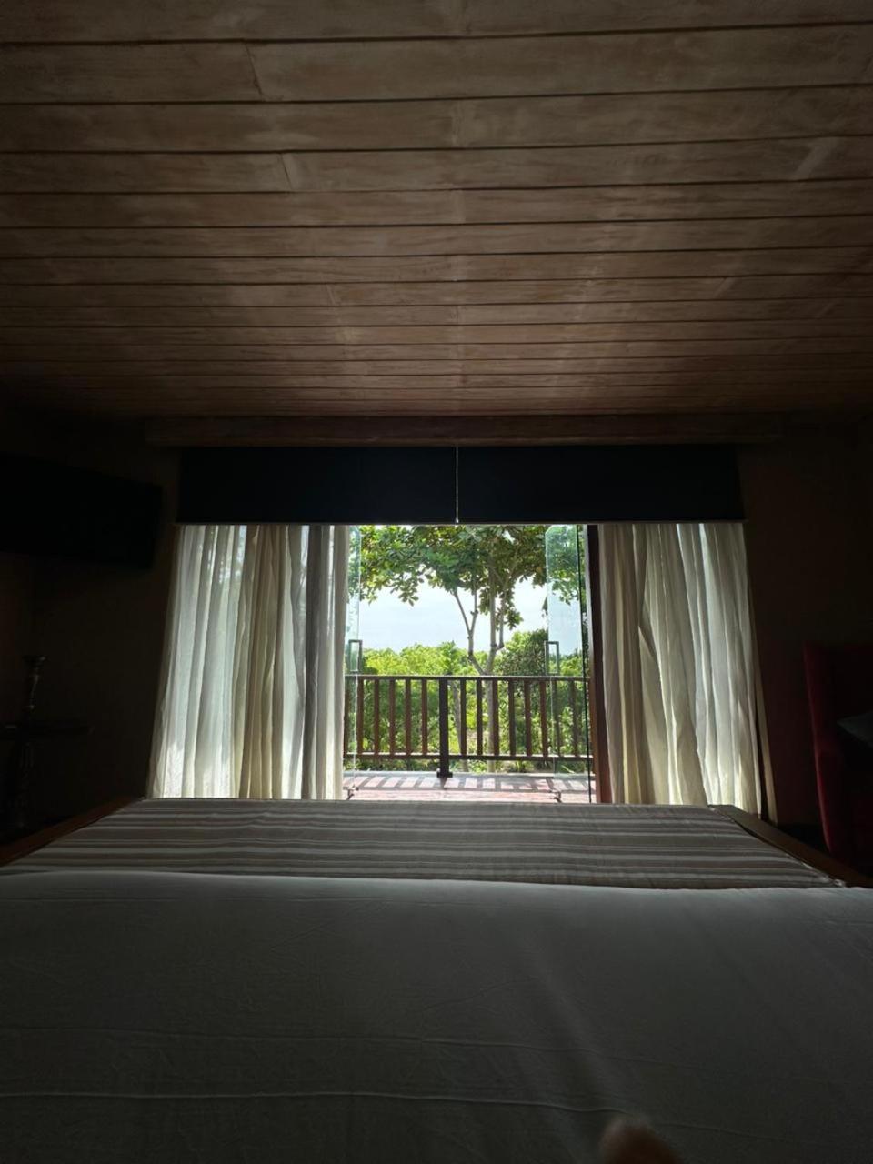 Nikara Luxury Beach House Tissamaharama Exteriör bild