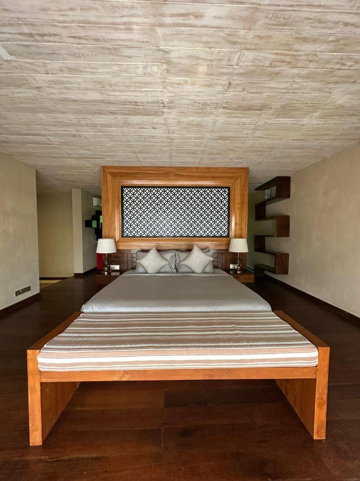 Nikara Luxury Beach House Tissamaharama Exteriör bild